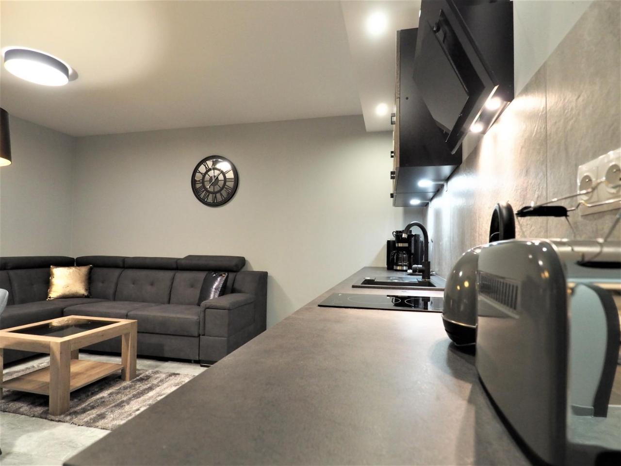 Apartament Vip Folk *