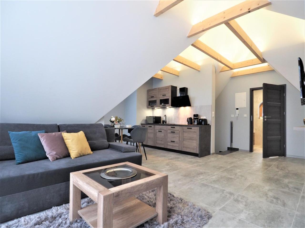 Apartament Vip Folk *