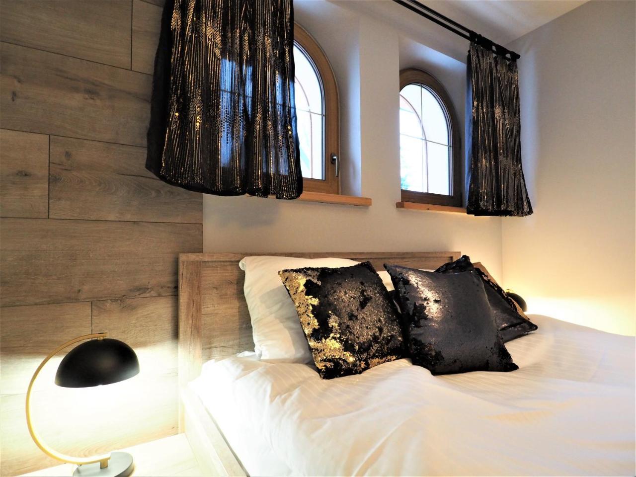 Apartament Vip Folk *